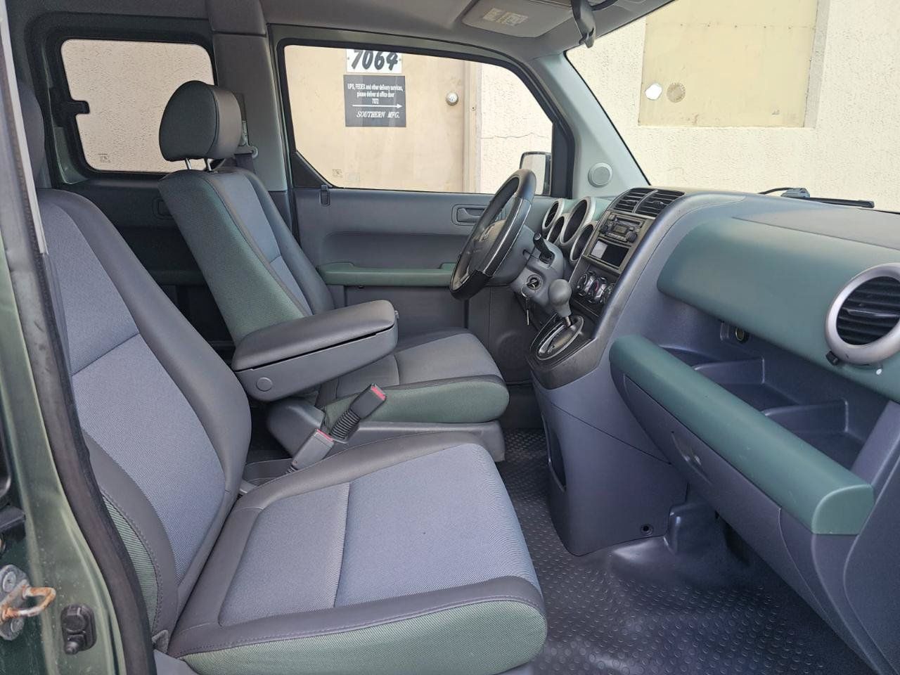 Used 2005 Honda Element LX image 20