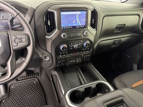 Used 2022 GMC Sierra 2500 AT4 w/ AT4 Preferred Package AWD/4WD image 30