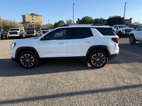 Used 2025 GMC Terrain Elevation w/ Elevation Premium Package AWD/4WD image 8