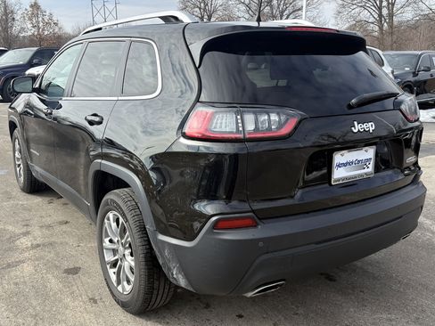 Used 2019 Jeep Cherokee Latitude Plus w/ Comfort/Convenience Group image 8