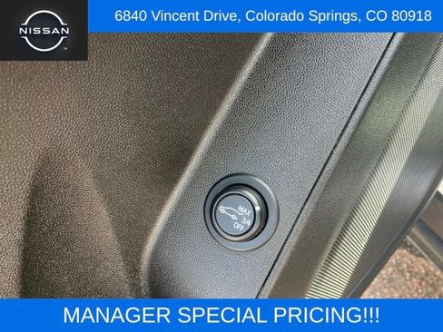Used 2024 Chevrolet Equinox LT FWD image 16