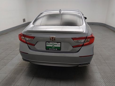 Used 2018 Honda Accord Sport image 7