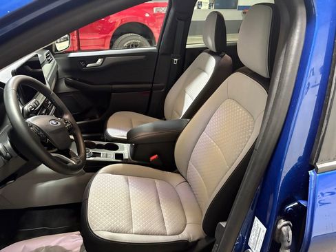 Certified 2023 Ford Escape Active w/ Tech Pack #2 image 8
