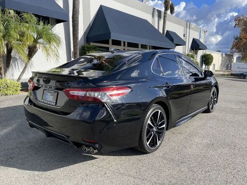 Used 2019 Toyota Camry XSE image 5