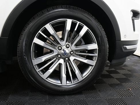 Used 2018 Ford Explorer Platinum image 40