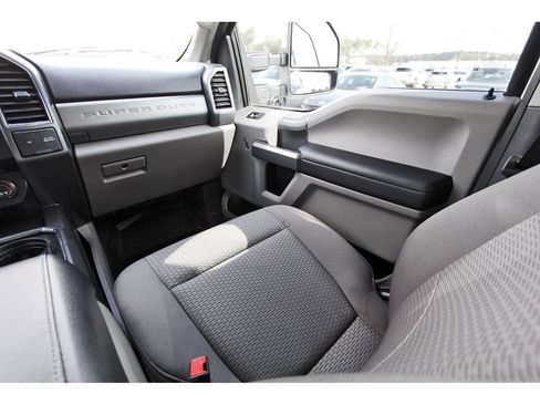 Certified 2022 Ford F250 XLT w/ XLT Premium Package AWD/4WD image 12