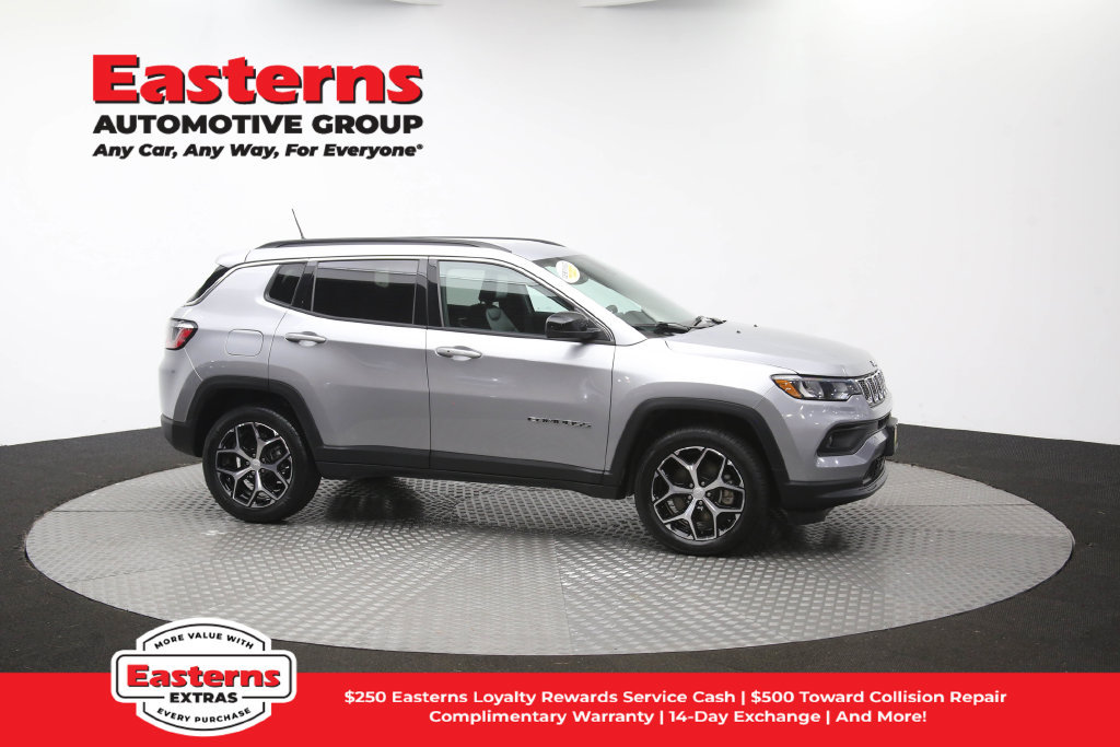 Used 2024 Jeep Compass Latitude AWD/4WD image 47