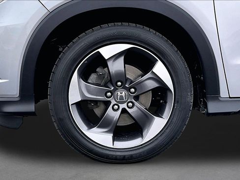 Used 2018 Honda HR-V EX image 8