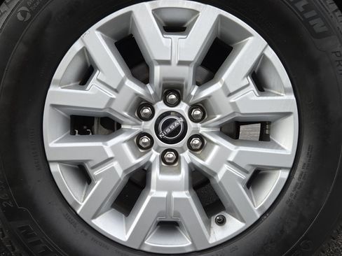 Used 2023 Nissan Frontier SV AWD/4WD image 10