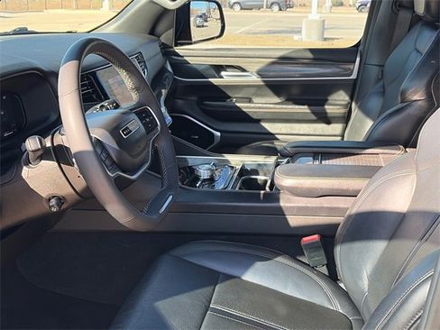 Used 2022 Jeep Wagoneer Series III w/ Premium Group I image 19