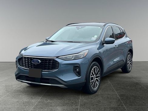 Used 2023 Ford Escape SE w/ PHEV Premium Package image 3