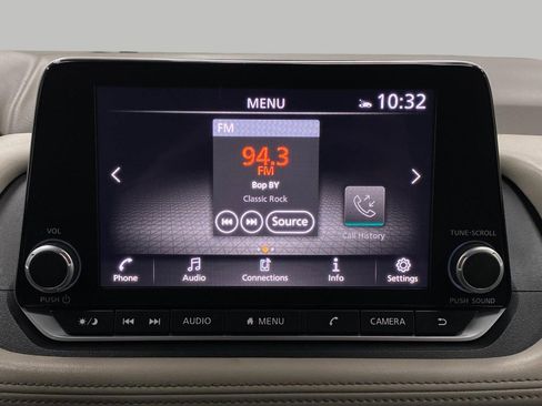 Used 2025 Nissan Rogue SV image 22