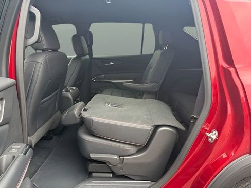 Used 2024 Chevrolet Traverse Z71 AWD/4WD image 18