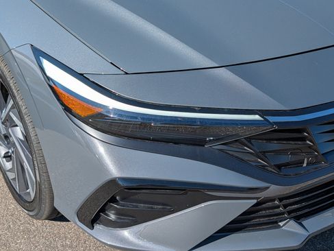 Certified 2026 Hyundai Elantra Limited FWD image 16