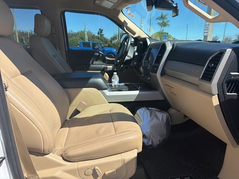 Used 2019 Ford F350 Lariat w/ Tow Technology Bundle image 9