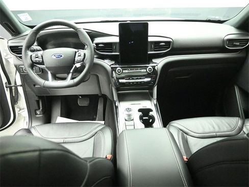 Certified 2022 Ford Explorer ST w/ ST Street Pack image 23