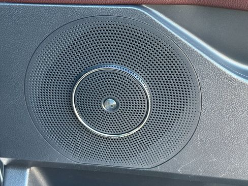 Used 2023 Ford Expedition Limited image 21