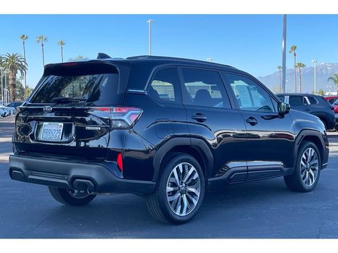 Used 2025 Subaru Forester Touring image 5