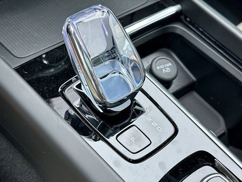 New 2026 Volvo XC60 B5 Plus w/ Climate Package AWD/4WD image 19