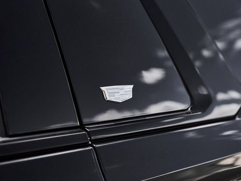 Used 2025 Cadillac Escalade ESV Sport AWD/4WD image 8