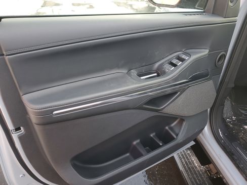 New 2026 Lincoln Navigator Reserve w/ Jet Appearance Package image 8