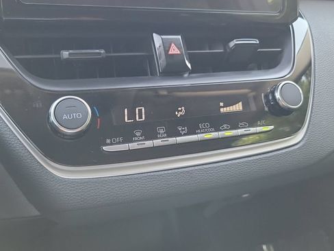 Used 2025 Toyota Corolla LE FWD image 18