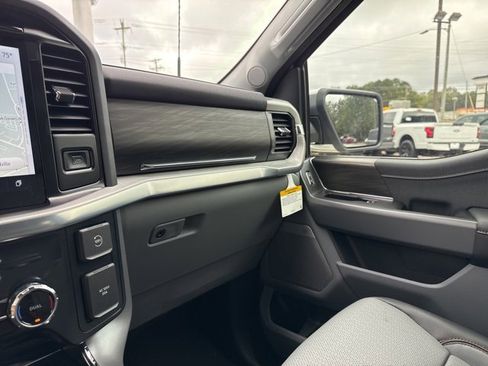 New 2025 Ford F150 Lariat w/ Equipment Group 502A High image 31