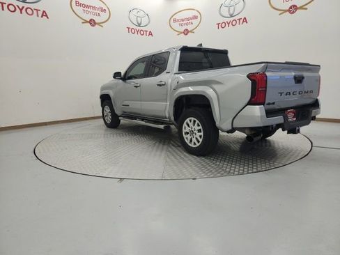 Certified 2025 Toyota Tacoma SR5 AWD/4WD image 3