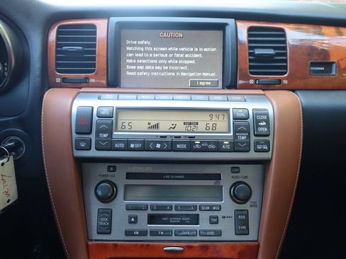 Used 2002 Lexus SC 430 Convertible RWD image 29