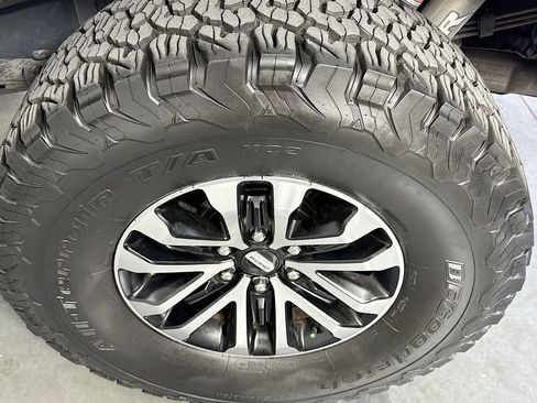 Used 2019 Ford F150 Raptor w/ Equipment Group 802A Luxury image 32