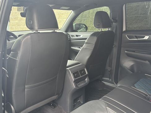 Used 2024 Volkswagen Atlas Cross Sport SEL Premium R-Line AWD/4WD image 28