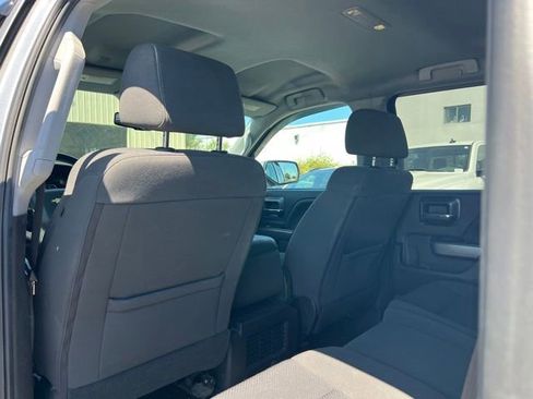 Used 2018 Chevrolet Silverado 1500 LT w/ LT Eassist Package AWD/4WD image 8