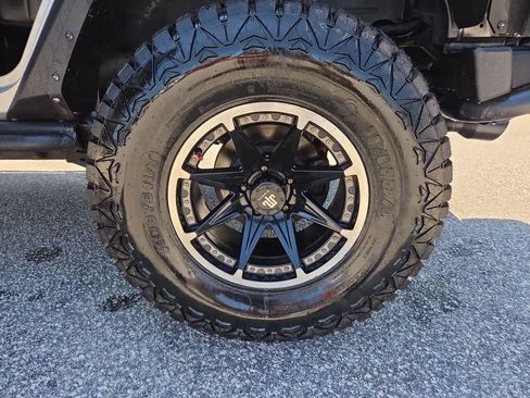Used 2012 Jeep Wrangler Unlimited Rubicon AWD/4WD image 22