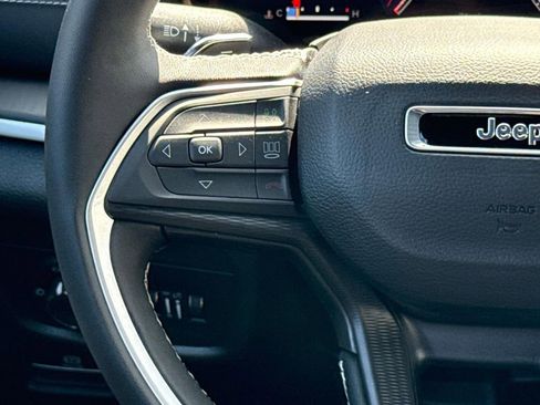 New 2024 Jeep Grand Cherokee Altitude AWD/4WD image 9