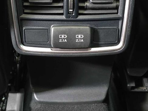 Used 2022 Subaru Forester Premium AWD/4WD image 18