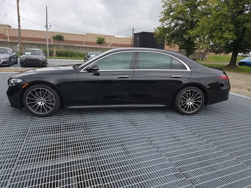 Used 2021 Mercedes-Benz S 580 4MATIC Sedan image 2