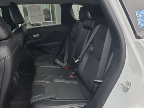Used 2023 Jeep Cherokee Altitude Lux w/ Mopar Interior Package AWD/4WD image 23