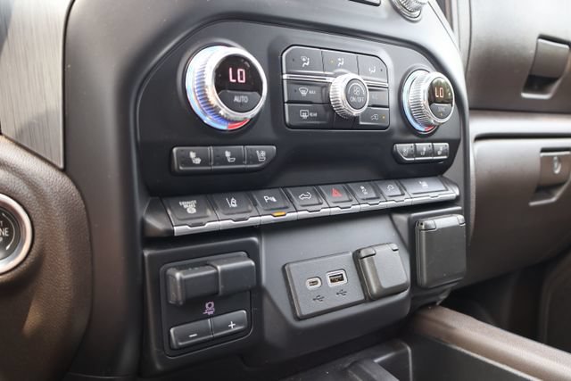 Used 2020 GMC Sierra 3500 Denali w/ Denali Ultimate Package AWD/4WD image 16