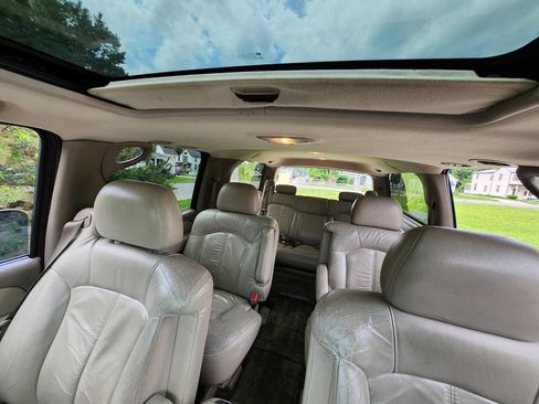 Used 2002 Chevrolet Suburban LT AWD/4WD image 24