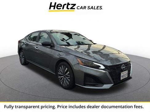 Used 2025 Nissan Altima 2.5 SV FWD image 1