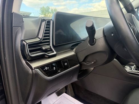 Used 2024 Kia Sportage EX image 12