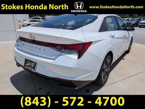 Used 2021 Hyundai Elantra SEL FWD image 3