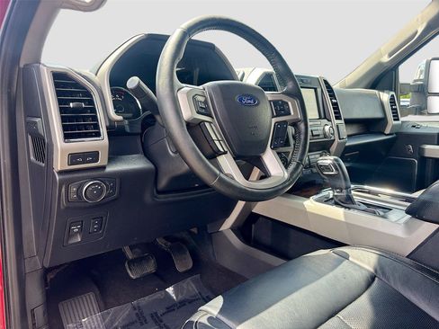 Used 2019 Ford F150 Lariat w/ Equipment Group 502A Luxury AWD/4WD image 9