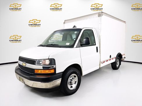 Used 2021 Chevrolet Express 3500 w/ Power Convenience Package RWD image 3