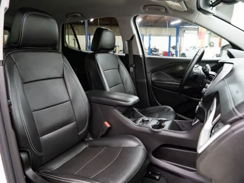 Used 2024 GMC Terrain SLT AWD/4WD image 30