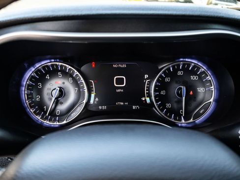 Used 2020 Chrysler Pacifica Limited FWD image 37