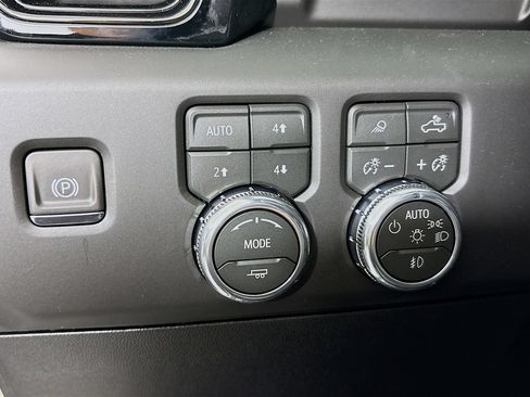 New 2026 GMC Sierra 2500 AT4X w/ LPO, Black Badging Package AWD/4WD image 10