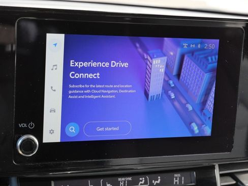 Used 2025 Toyota Sienna LE image 40