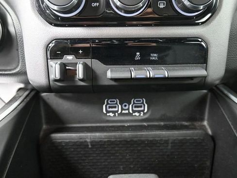 Used 2022 RAM 1500 Big Horn AWD/4WD image 20