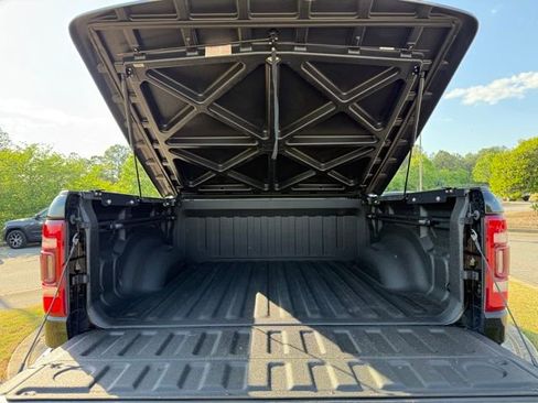 Used 2019 RAM 1500 Laramie AWD/4WD image 30